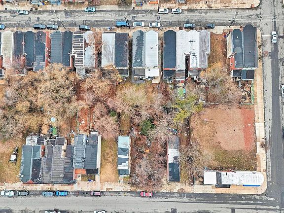 5th image of 1460 Louis St