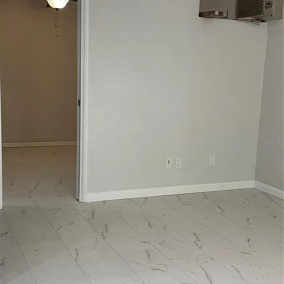 145 10th Ave N #7 — Photo 4