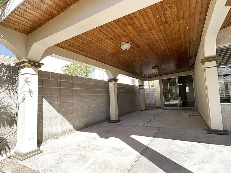 325 Cavalla St — Photo 25