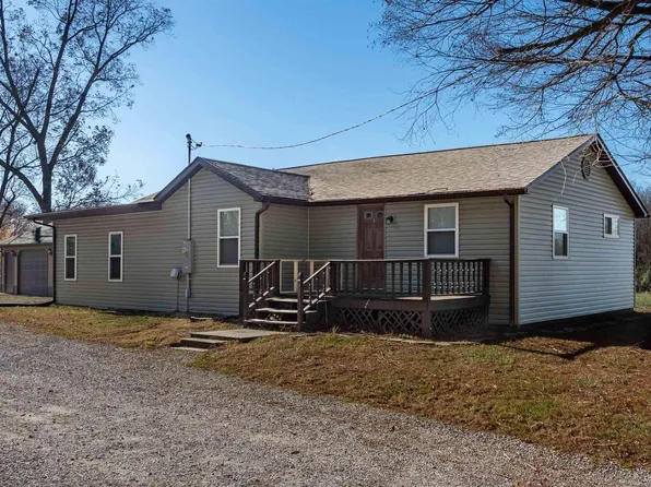 895 E Cole St, Du Quoin, IL 62832