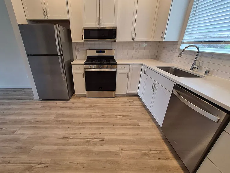 334 9th Ave SE #B-7 — Photo 8