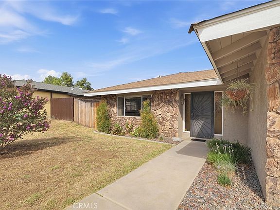 3rd image of 27195 Aurora Dr