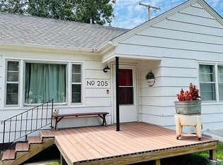 205 W B St, Hillsboro, KS 67063