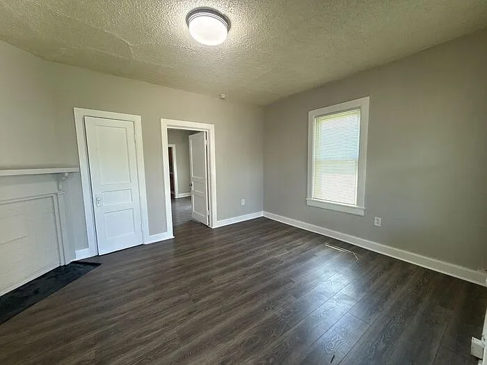 1 bed, 1.0 bath, 700 sqft, $895 — Photo 4