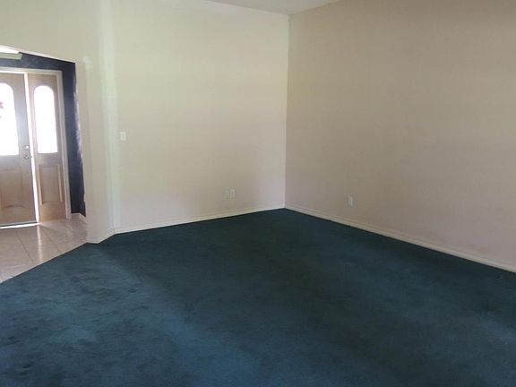 4th image of 101 Pecanwood Pl