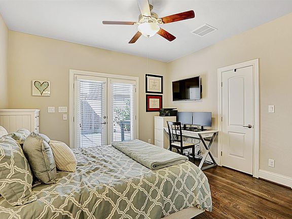 4th image of 2631 Shady Woods Ln
