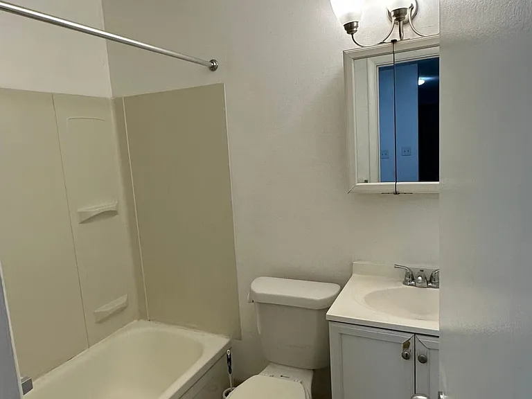 1303 Cove Ave #303 — Photo 15