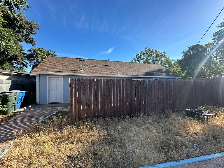 755 Joaquin St — Photo 14