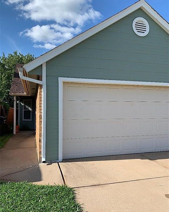 1st image of 813 NE 17th Ct