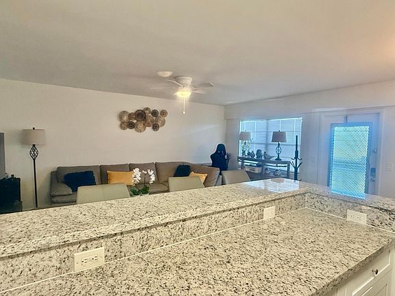 2nd image of 209 Brighton E