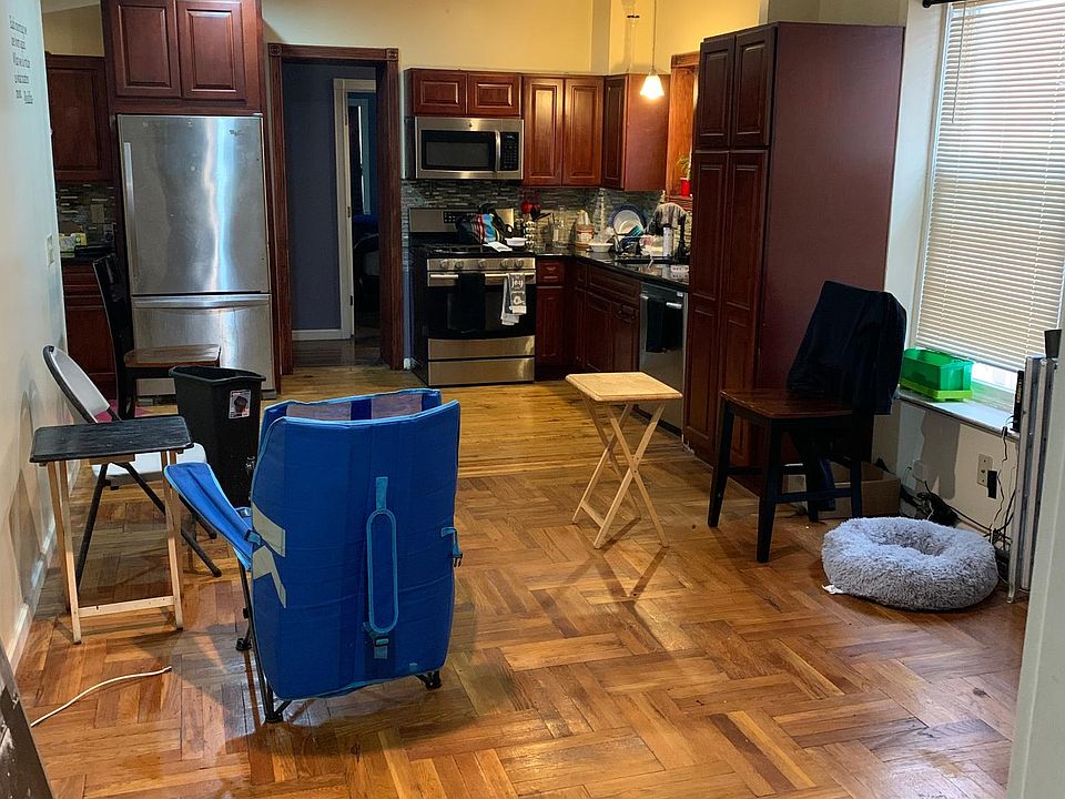 1st image of 221 Quincy Ave