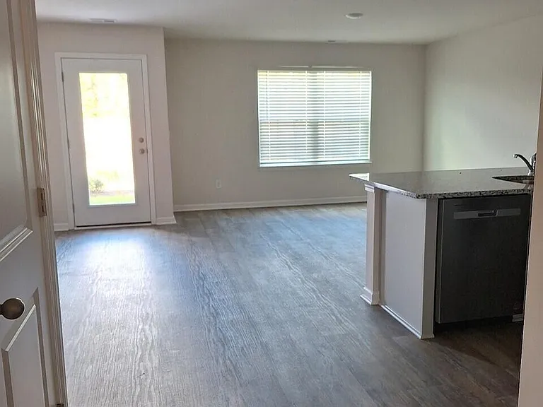 3200 Tatlock Way #E — Photo 3