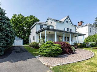 129 1st St, Port Ewen, NY 12466