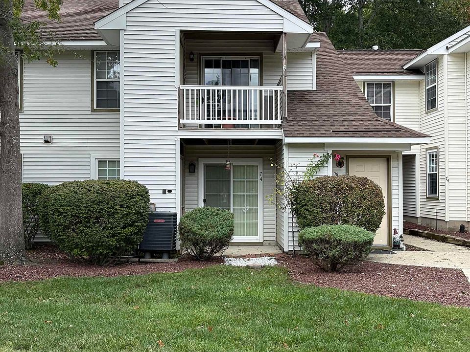 1st image of 74 Waterview Dr