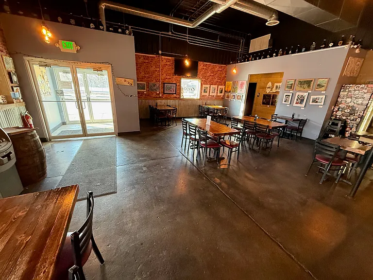 1104 E Main St — Photo 13