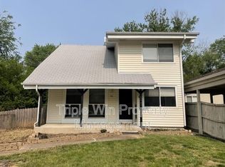 411 Far Hill Dr, Ballwin, MO