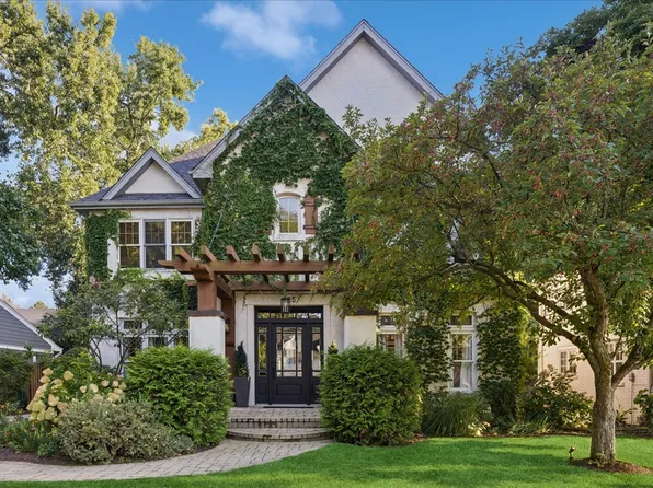 425 Greenfield Ave, Glen Ellyn, IL 60137