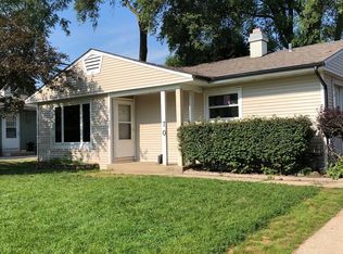 70 Birch St, Carpentersville, IL