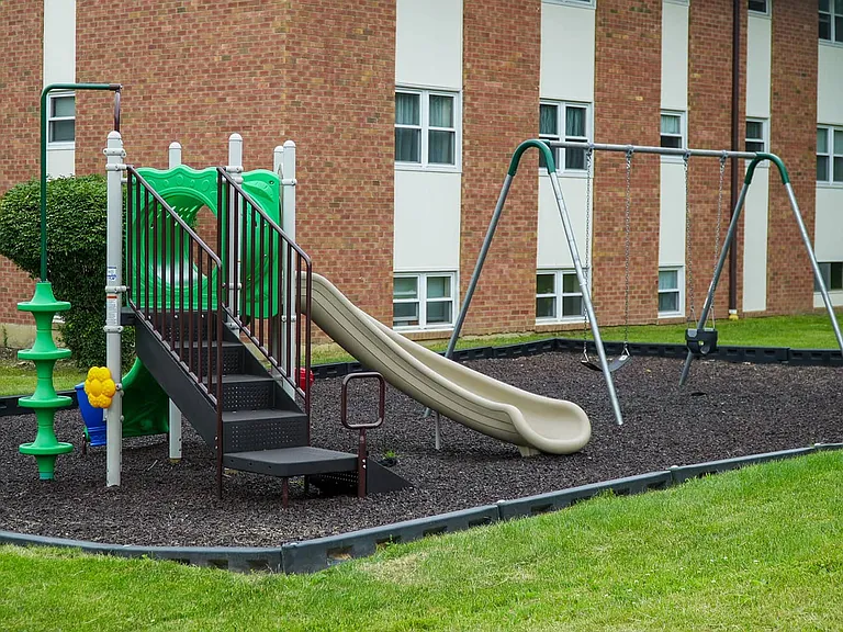Rockwood Gardens Apartments — Photo 13