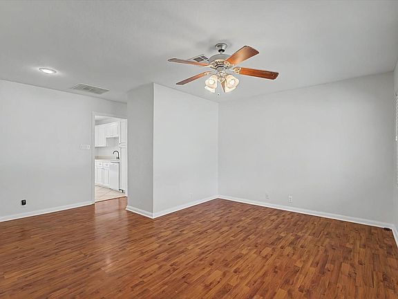 4th image of 413 Farrer St
