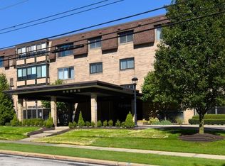 25805 Fairmount Blvd APT 404, Beachwood, OH 44122