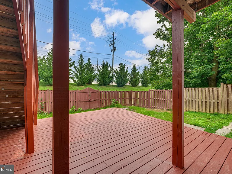 8101 Chelaberry Ct — Photo 35