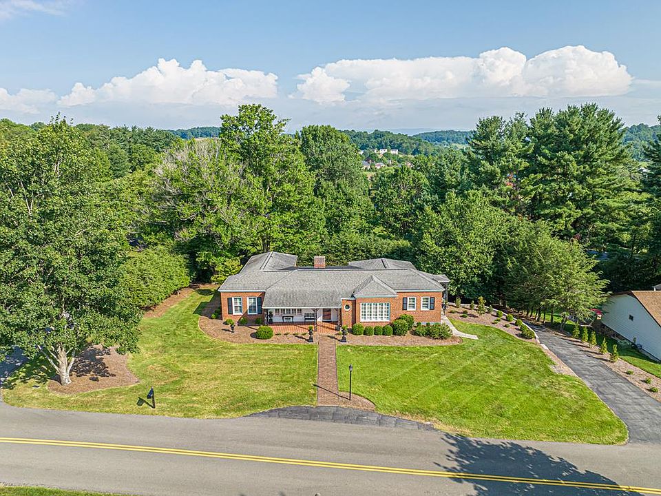 1st image of 247 Stonewall Hts