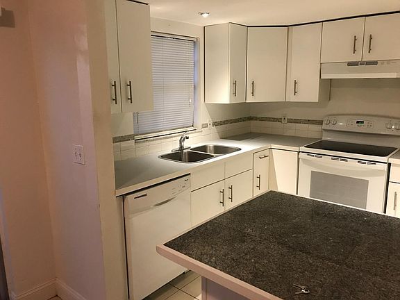 5th image of 5124 Tennis Court Cir