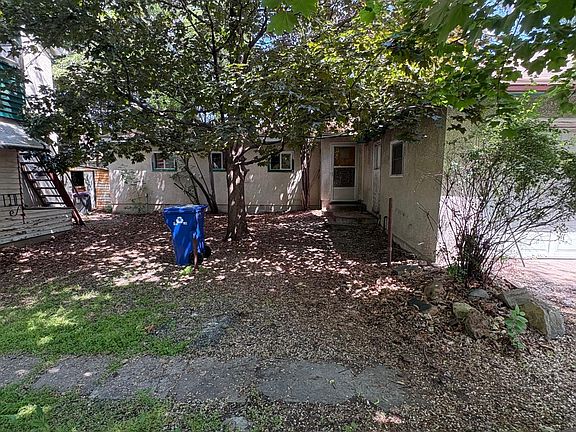 5th image of 130 Colorado St E