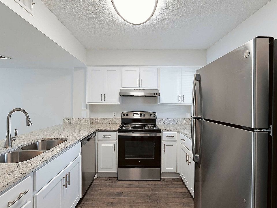 220-1301_5658_Web_Final