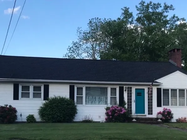 21 Cedar St, Milford, MA 01757