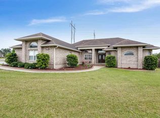 8059 Thoroughbred Rd, Pensacola, FL 32526