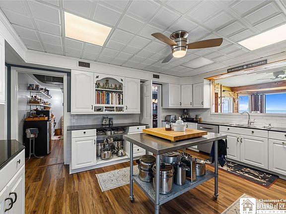 5th image of 4948 E Shorewood Dr