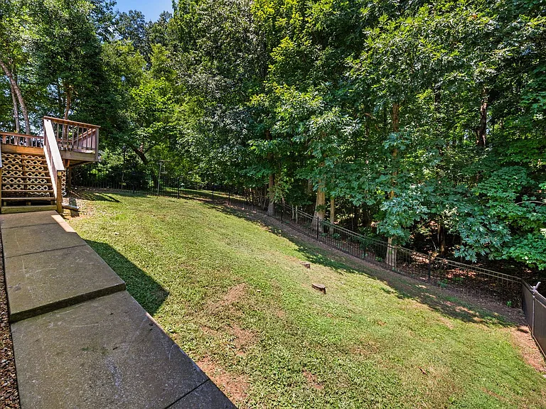4433 Taylor Hall Ln — Photo 34