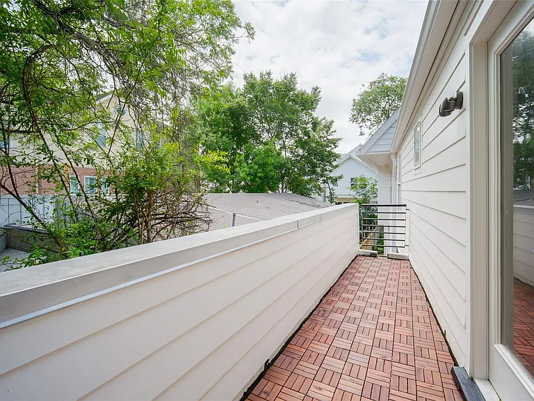 5425 Dickson St — Photo 39