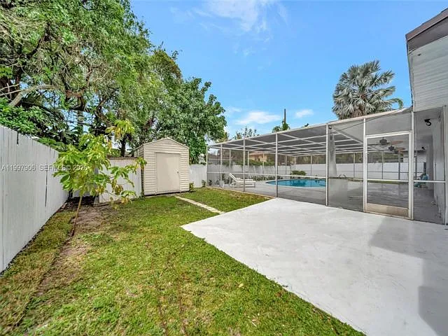 15010 NE 7th Ave — Photo 16