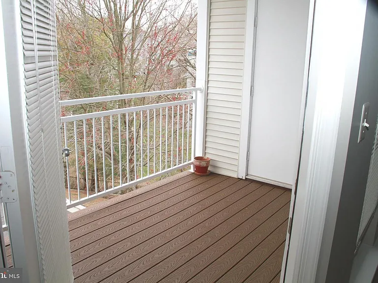 1520 N Point Dr #301 — Photo 7
