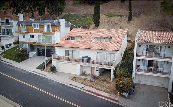2nd image of 4234 Mesa St