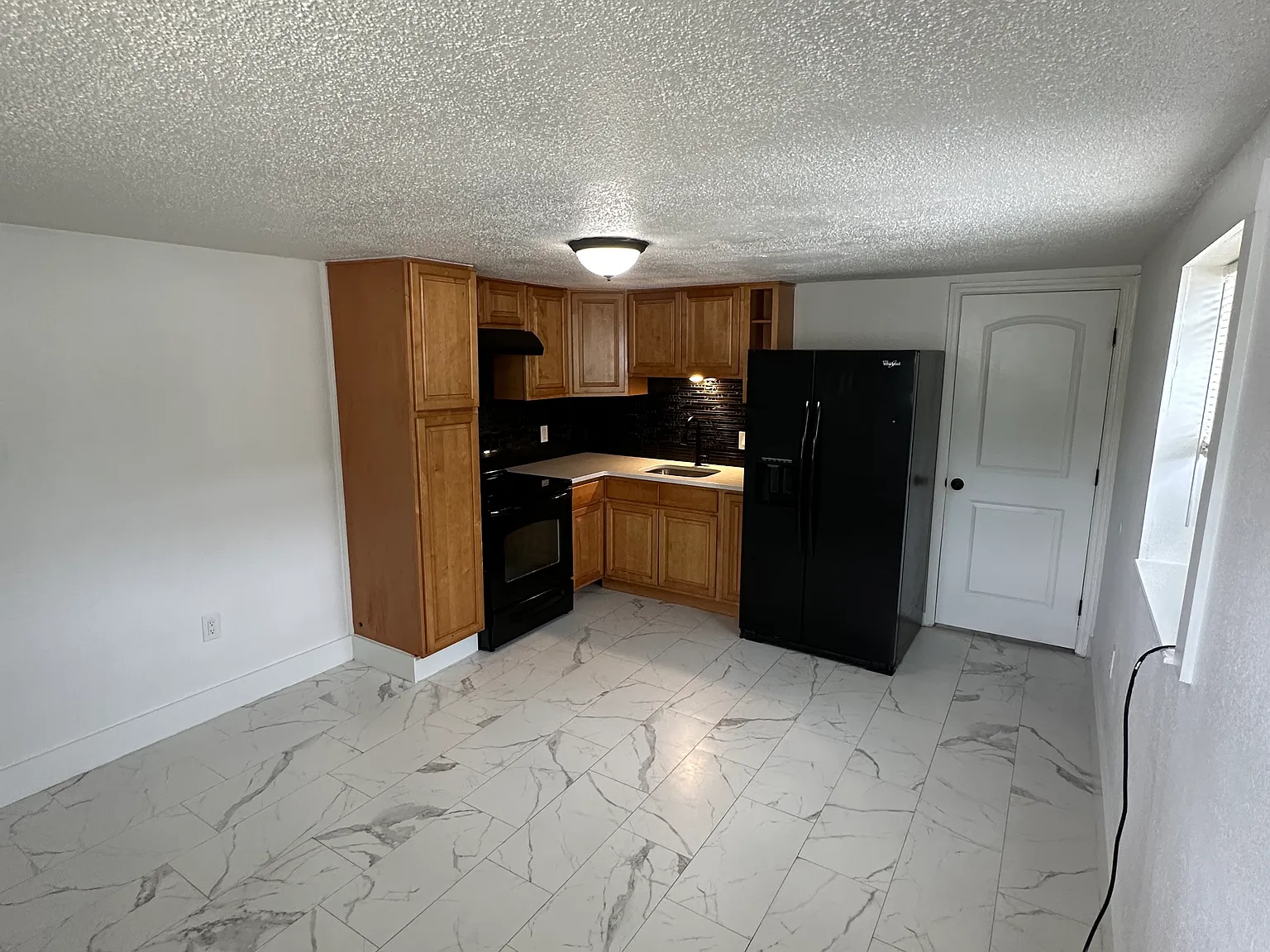1 bed, 390 sqft, $1,150 — Photo 4