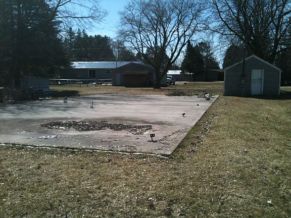 4th image of 214 3rd Ave E