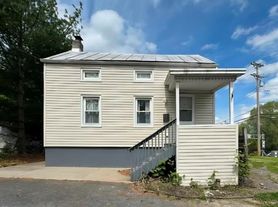 4 Oakley St, Montgomery, NY