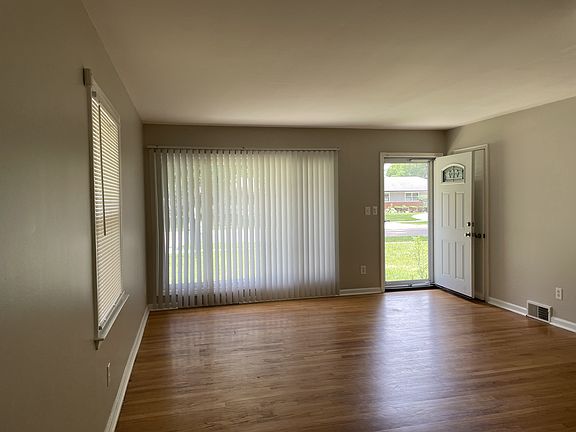 2nd image of 27377 Lexington Pkwy