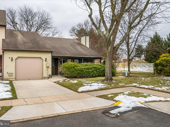 20 Abby Ct, Robbinsville, NJ 08691