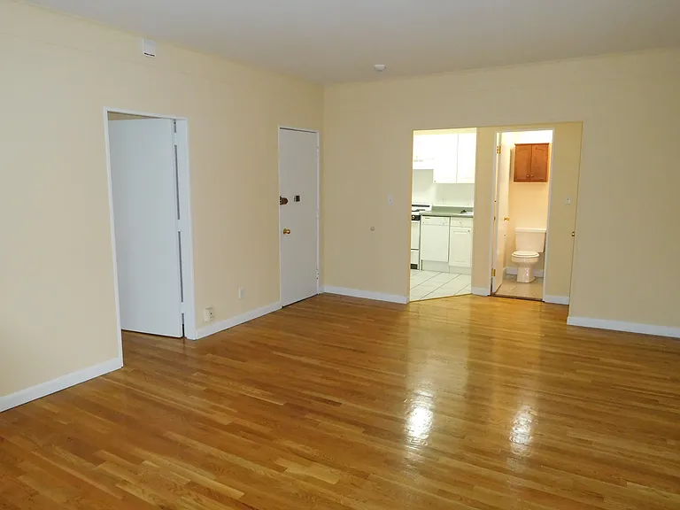 1055 Beacon St — Photo 15