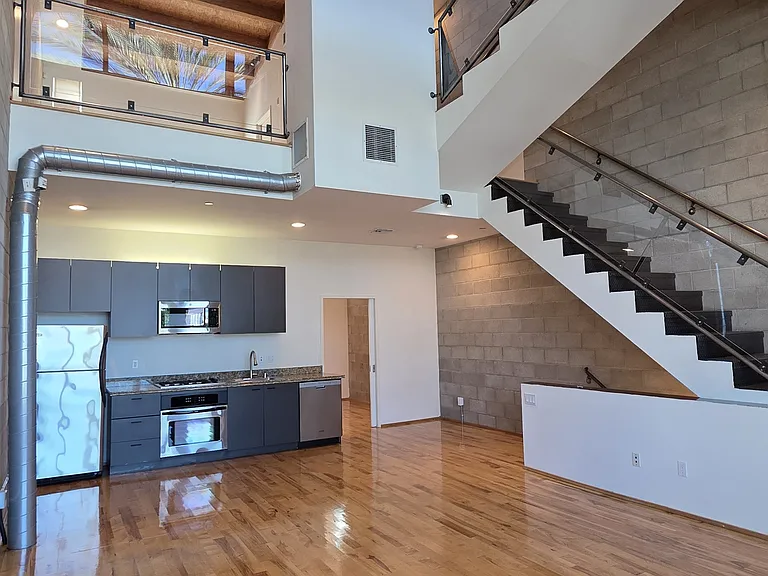 717 N Highland Ave #9 — Photo 7