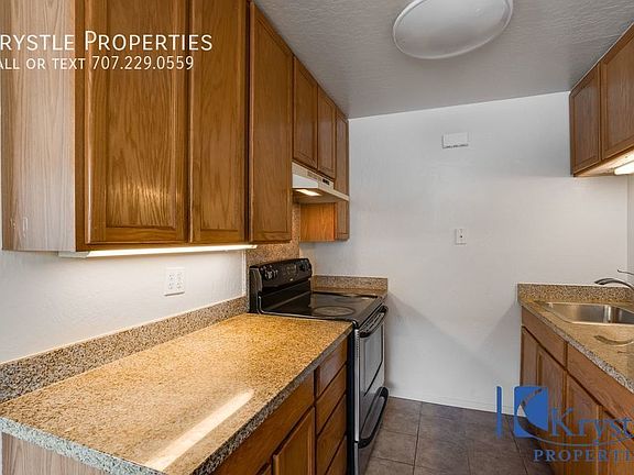 5th image of 235 Couch St Suite 1
