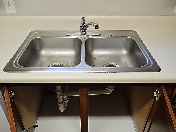 4th image of 499 E University Dr