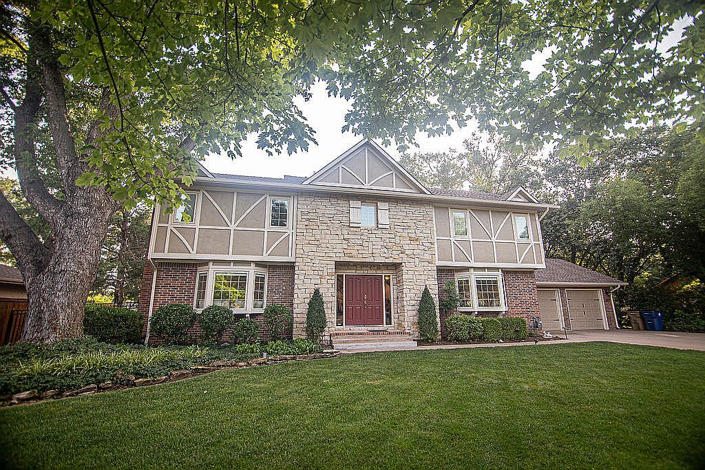 607 N Brookhaven Dr