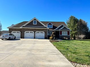 130 Wedgewood Cir, Elizabethton, TN 37643