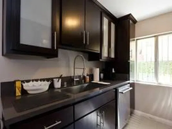 1110 S Bedford St, Los Angeles, CA 90035